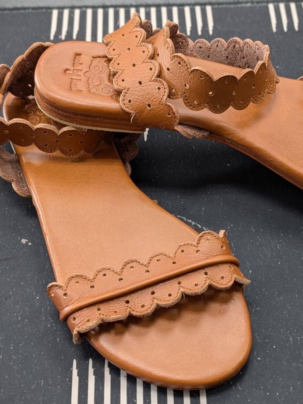 Women's ELF Nirvanna Scalloped Wrap Sandal Size 7.5